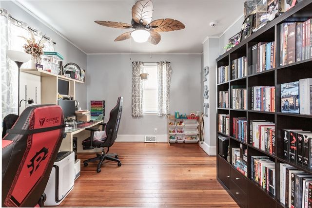 803 Tarkiln Hill Rd, New Bedford, MA 02745