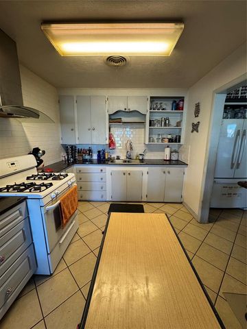 9521 N Walker Avenue, Oklahoma City, OK 73114