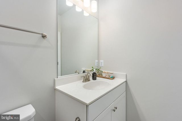 43433 STONEWOOD CROSSING TER, Ashburn, VA 20148
