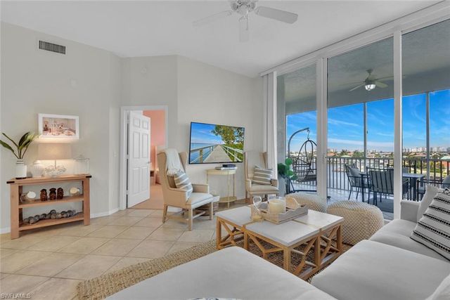 450 Launch CIR 602, Naples, FL 34108