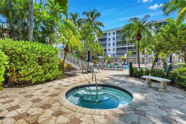 450 Launch CIR 602, Naples, FL 34108