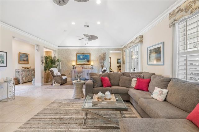 2830 Saint Barts Square, Vero Beach, FL 32967