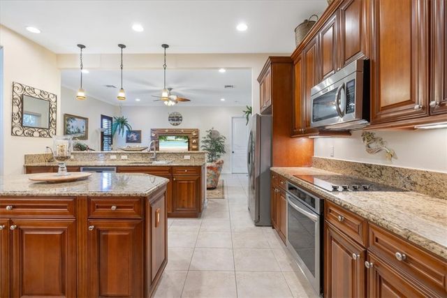 2830 Saint Barts Square, Vero Beach, FL 32967