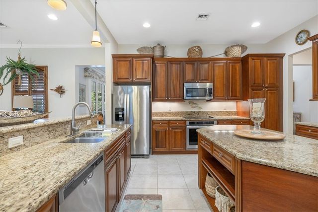 2830 Saint Barts Square, Vero Beach, FL 32967