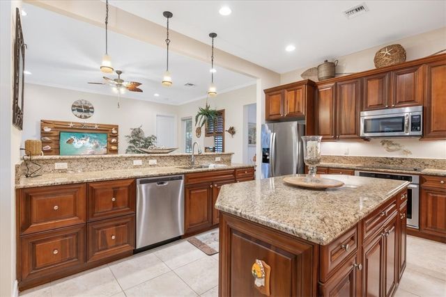 2830 Saint Barts Square, Vero Beach, FL 32967