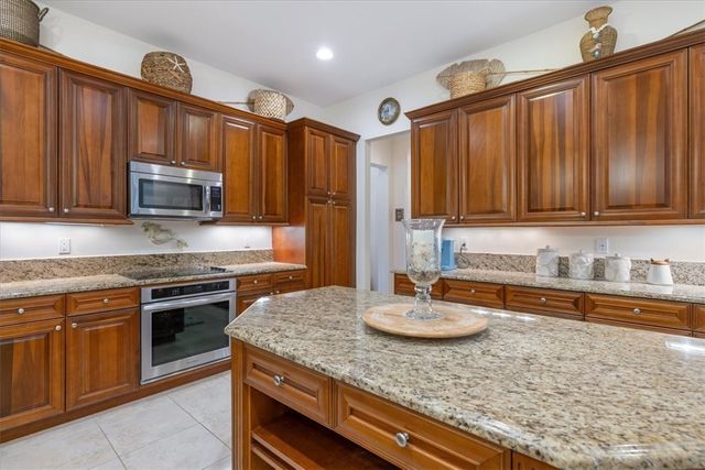 2830 Saint Barts Square, Vero Beach, FL 32967