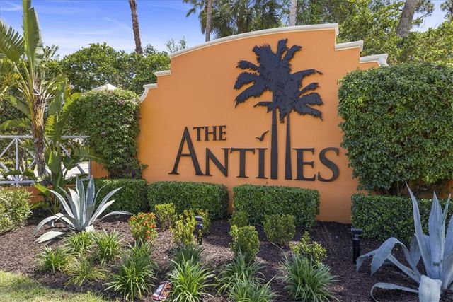 2830 Saint Barts Square, Vero Beach, FL 32967