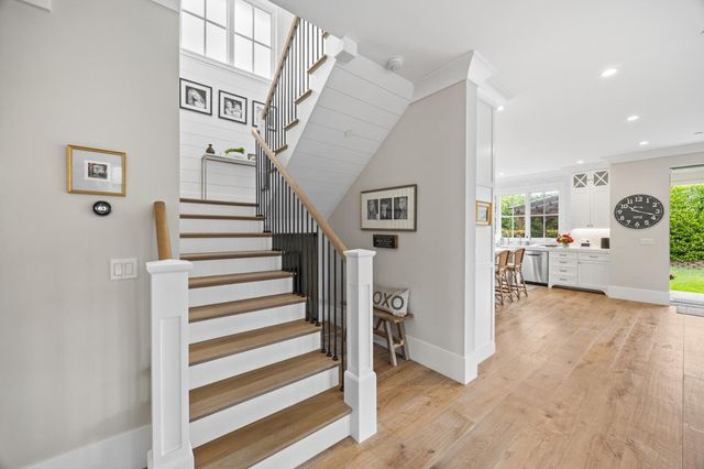 2724 Eaton Avenue, San Carlos, CA 94070