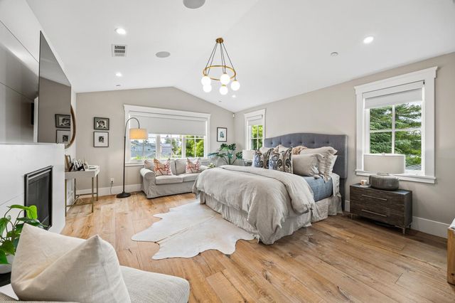 2724 Eaton Avenue, San Carlos, CA 94070