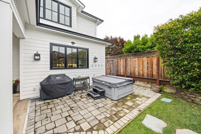 2724 Eaton Avenue, San Carlos, CA 94070