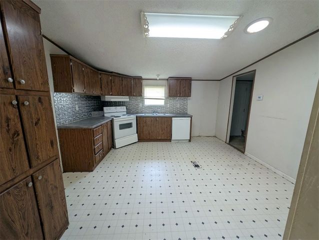 12346 Riggs Lane, Lead Hill, AR 72644