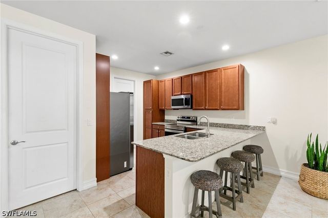 7797 Bristol CIR, Naples, FL 34120