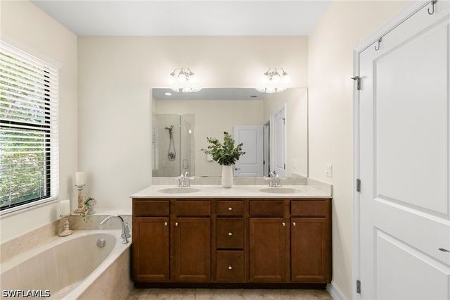 7797 Bristol CIR, Naples, FL 34120