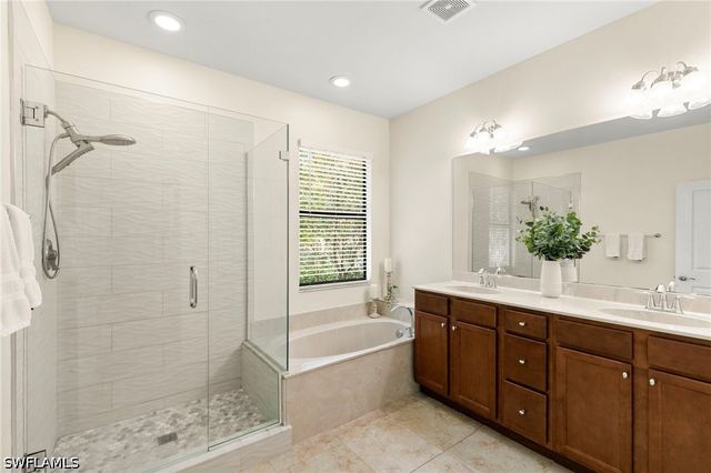 7797 Bristol CIR, Naples, FL 34120