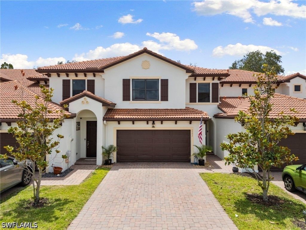 7797 Bristol CIR, Naples, FL 34120