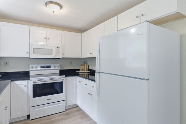 21 Sullivan Court, Salem, NH 03079