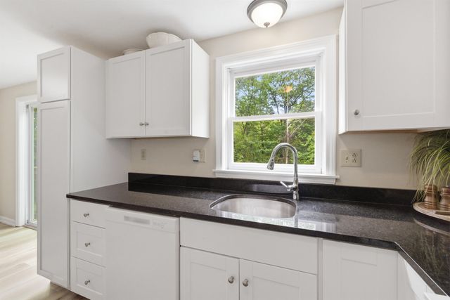 21 Sullivan Court, Salem, NH 03079