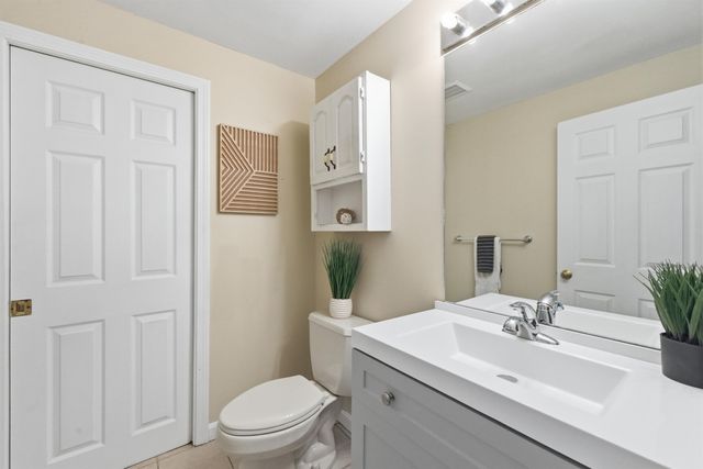 21 Sullivan Court, Salem, NH 03079