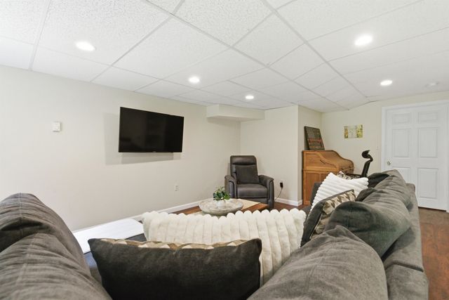 21 Sullivan Court, Salem, NH 03079