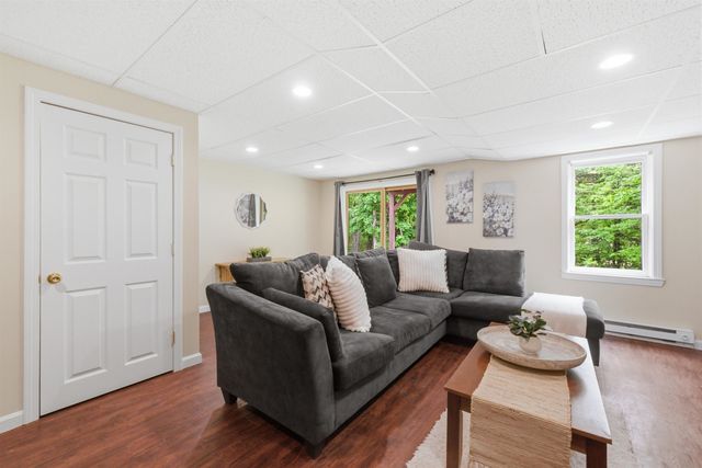 21 Sullivan Court, Salem, NH 03079