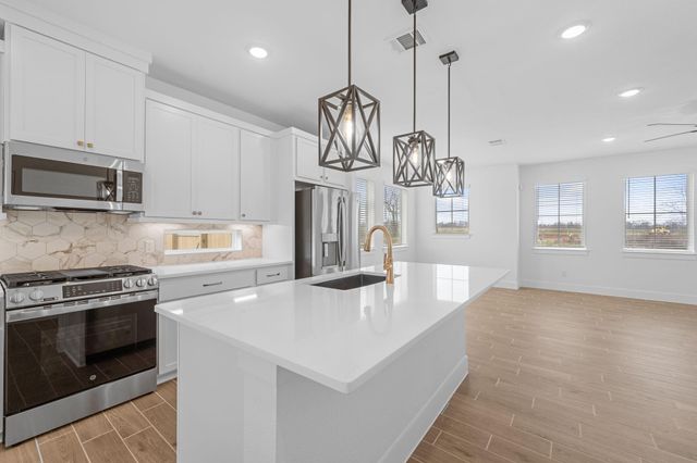 1302 Shaded Rock Drive, Missouri City, TX 77459