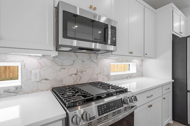 1302 Shaded Rock Drive, Missouri City, TX 77459