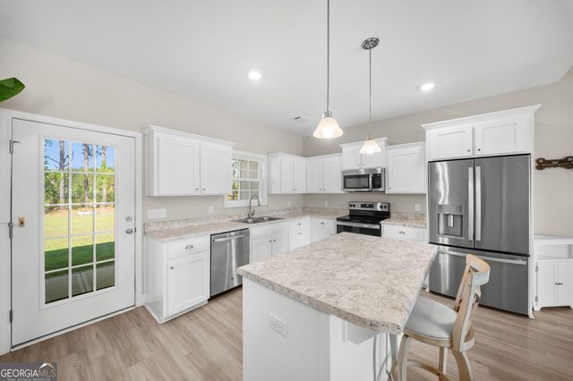 309 Tallulah Bend, Ellabell, GA 31308