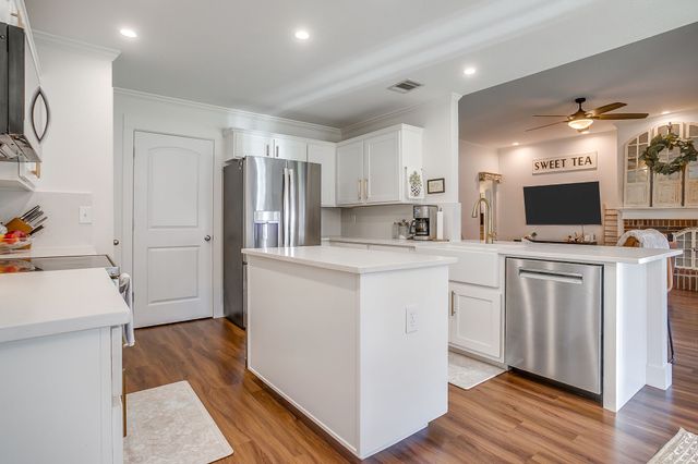 620 Marybeth Drive, Burleson, TX 76028