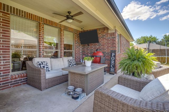 620 Marybeth Drive, Burleson, TX 76028