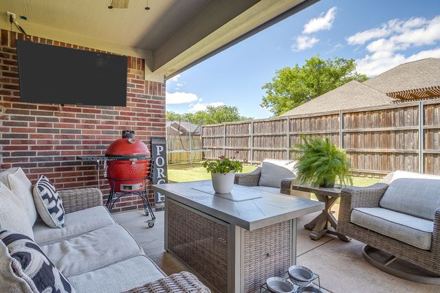 620 Marybeth Drive, Burleson, TX 76028