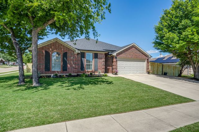 620 Marybeth Drive, Burleson, TX 76028