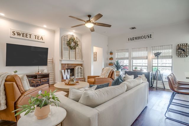 620 Marybeth Drive, Burleson, TX 76028