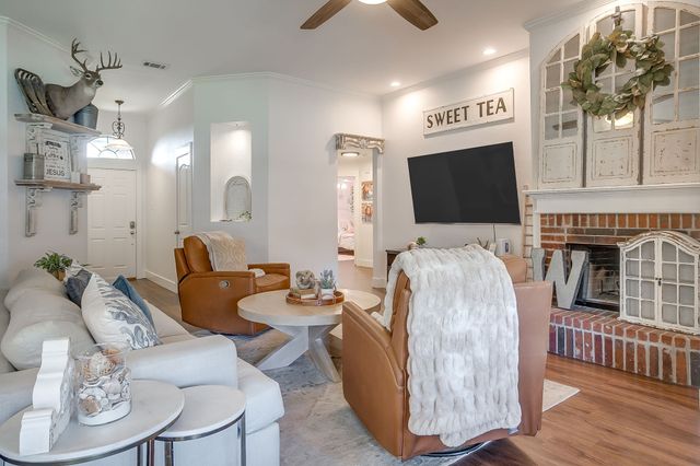 620 Marybeth Drive, Burleson, TX 76028