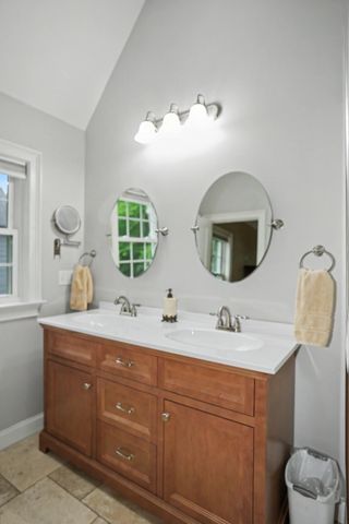 4 N Pleasant St 4, Natick, MA 01760