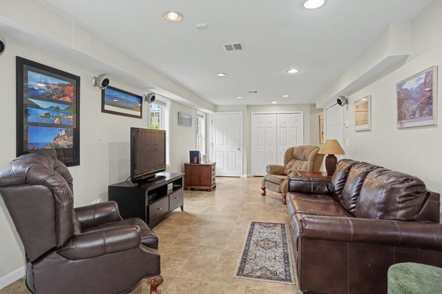 4 N Pleasant St 4, Natick, MA 01760