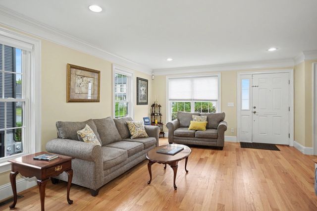 4 N Pleasant St 4, Natick, MA 01760