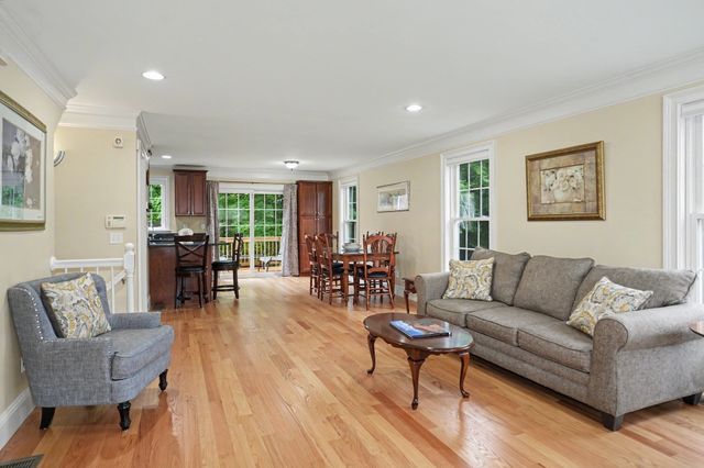 4 N Pleasant St 4, Natick, MA 01760