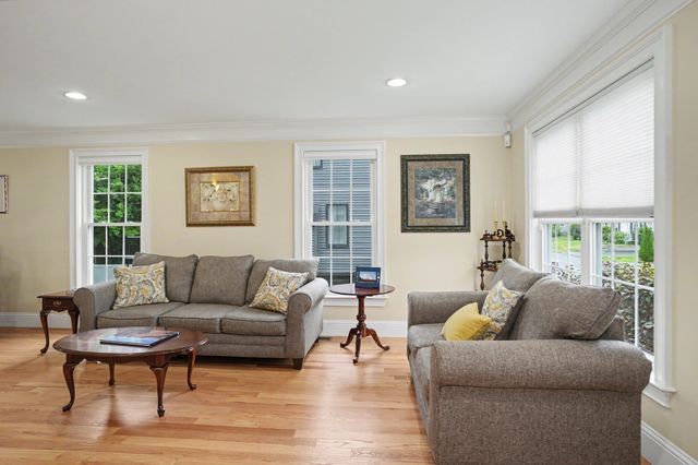 4 N Pleasant St 4, Natick, MA 01760