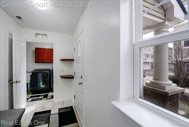 1081 N Sherman Drive, Royal Oak Charter Township, MI 48067