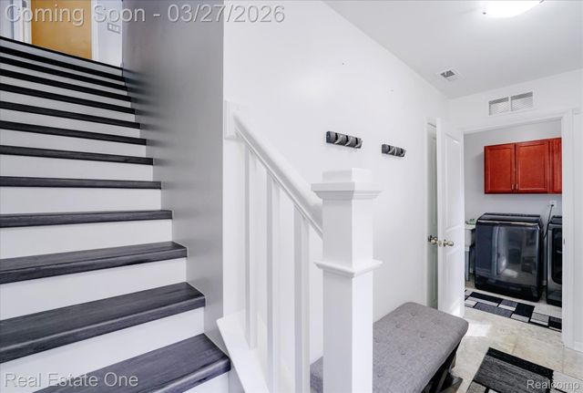 1081 N Sherman Drive, Royal Oak Charter Township, MI 48067