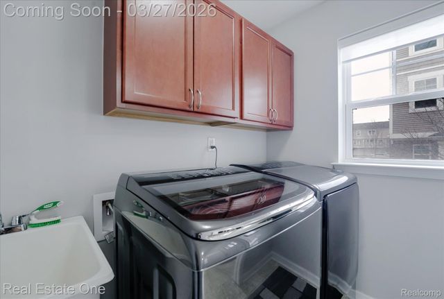 1081 N Sherman Drive, Royal Oak Charter Township, MI 48067