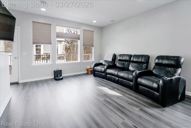 1081 N Sherman Drive, Royal Oak Charter Township, MI 48067