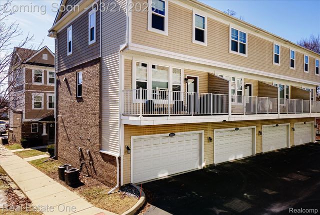 1081 N Sherman Drive, Royal Oak Charter Township, MI 48067