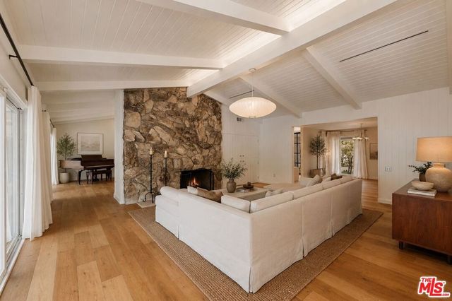 20337 Alerion Place, Woodland Hills, CA 91364
