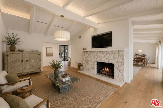 20337 Alerion Place, Woodland Hills, CA 91364