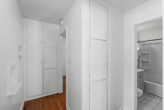 2060 S Old Manor Rd, Wichita, KS 67218