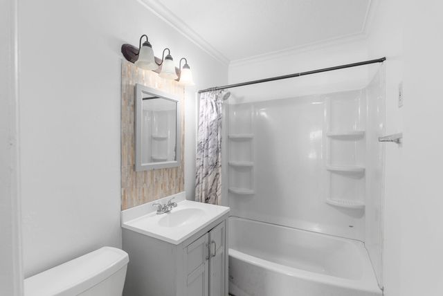 2060 S Old Manor Rd, Wichita, KS 67218