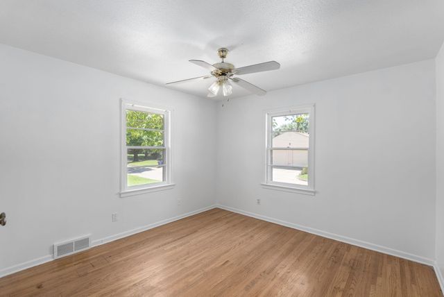 2060 S Old Manor Rd, Wichita, KS 67218