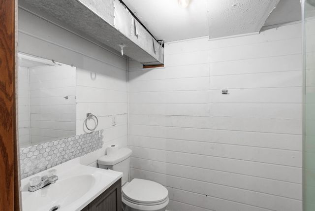 2060 S Old Manor Rd, Wichita, KS 67218