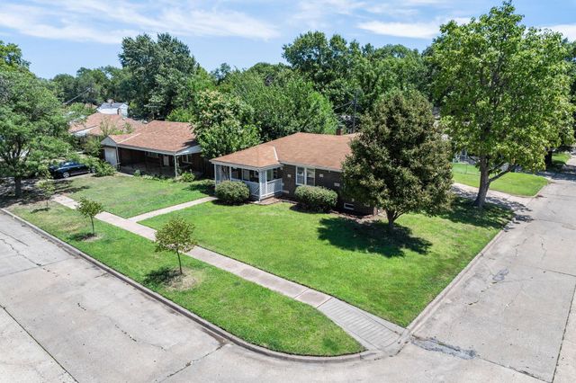 2060 S Old Manor Rd, Wichita, KS 67218